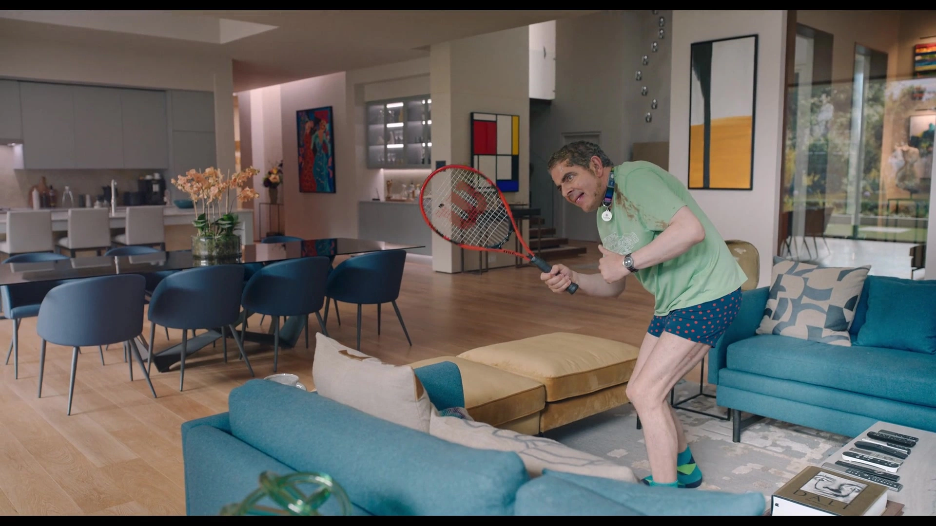 man-vs-bee-the-beast-stream-iptv